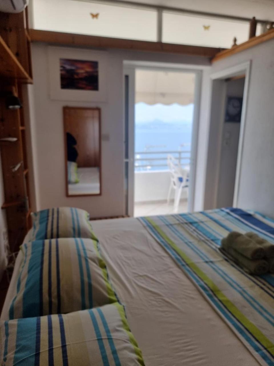 Atlas Apartment With Private Beach And Seaview Blue Loutraki  Ngoại thất bức ảnh