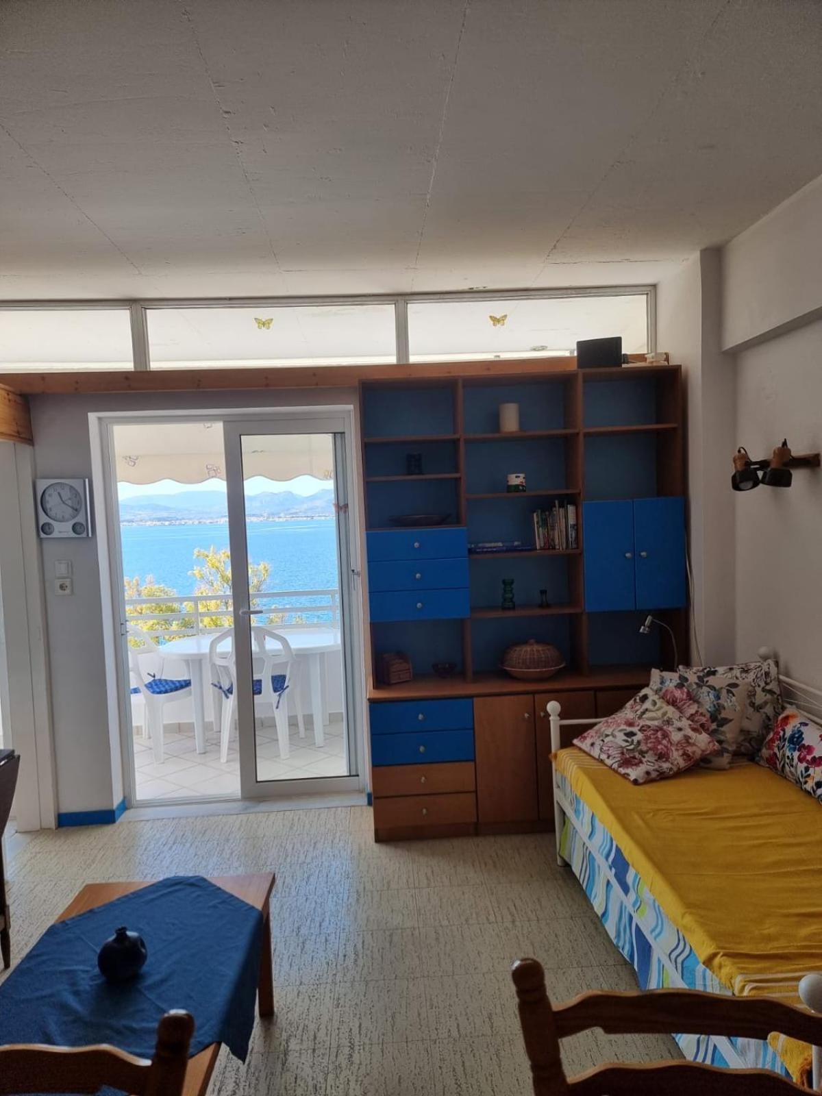 Atlas Apartment With Private Beach And Seaview Blue Loutraki  Ngoại thất bức ảnh