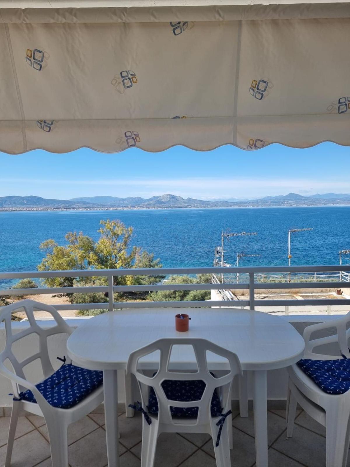 Atlas Apartment With Private Beach And Seaview Blue Loutraki  Ngoại thất bức ảnh