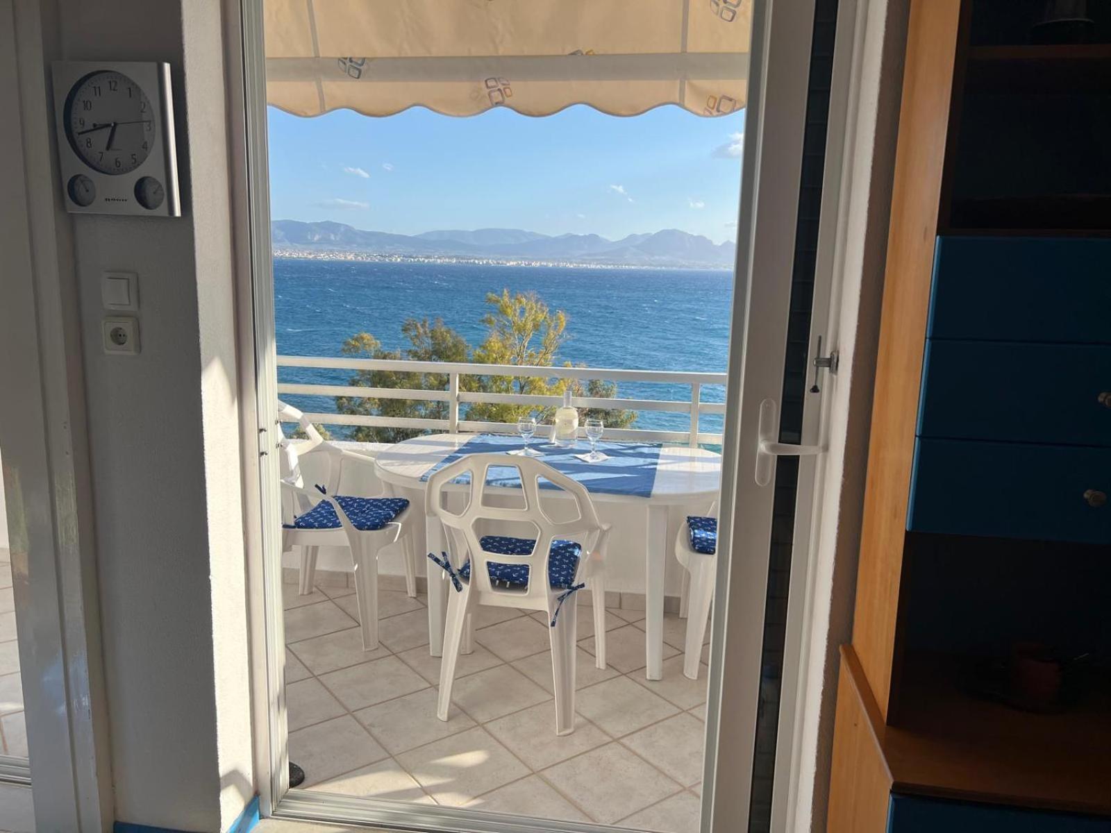 Atlas Apartment With Private Beach And Seaview Blue Loutraki  Ngoại thất bức ảnh